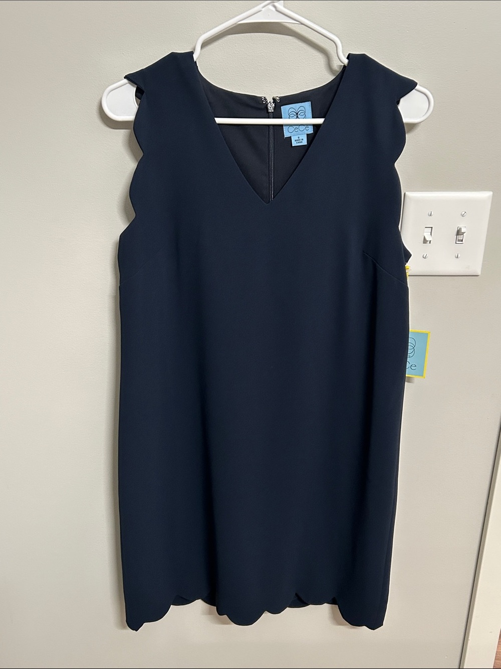 CeCe by Cynthia Steffe Scallop Edge Shift Dress NWT